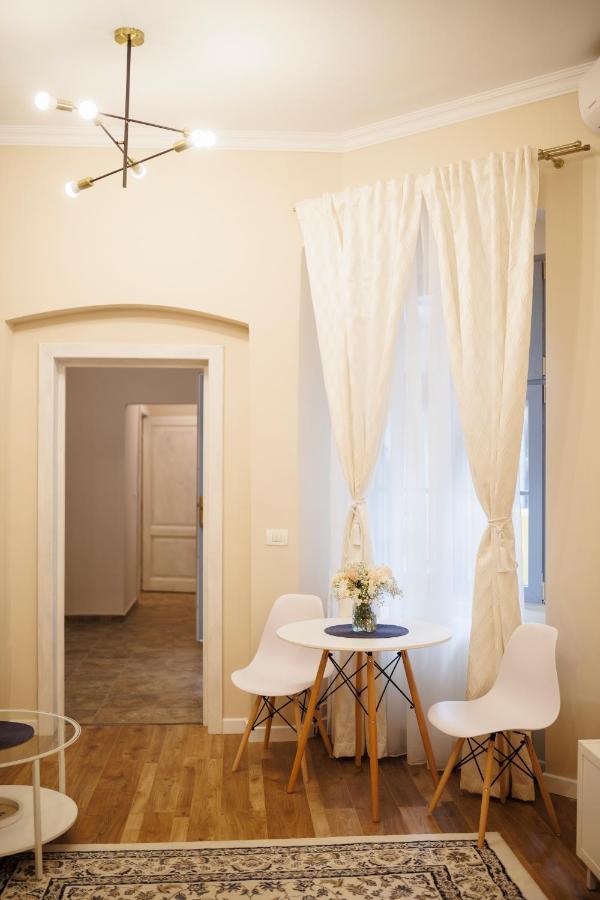Jolie Flat In The Heart Of The City Timişoara Eksteriør billede